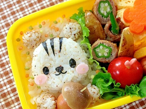 簡単キャラ弁☆秋のお弁当に！リスくんのお弁当♪